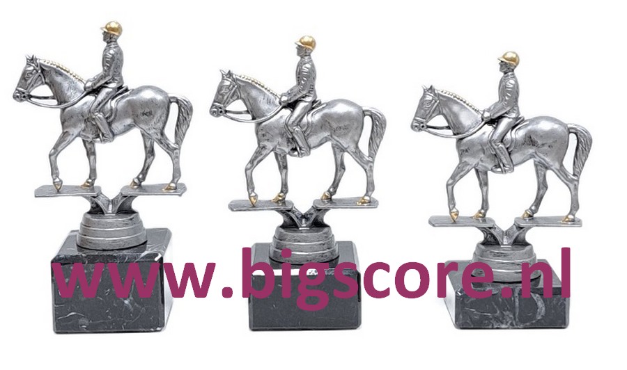 Paarddressuur Kunststofstandaard BSST338 Resin-Goud